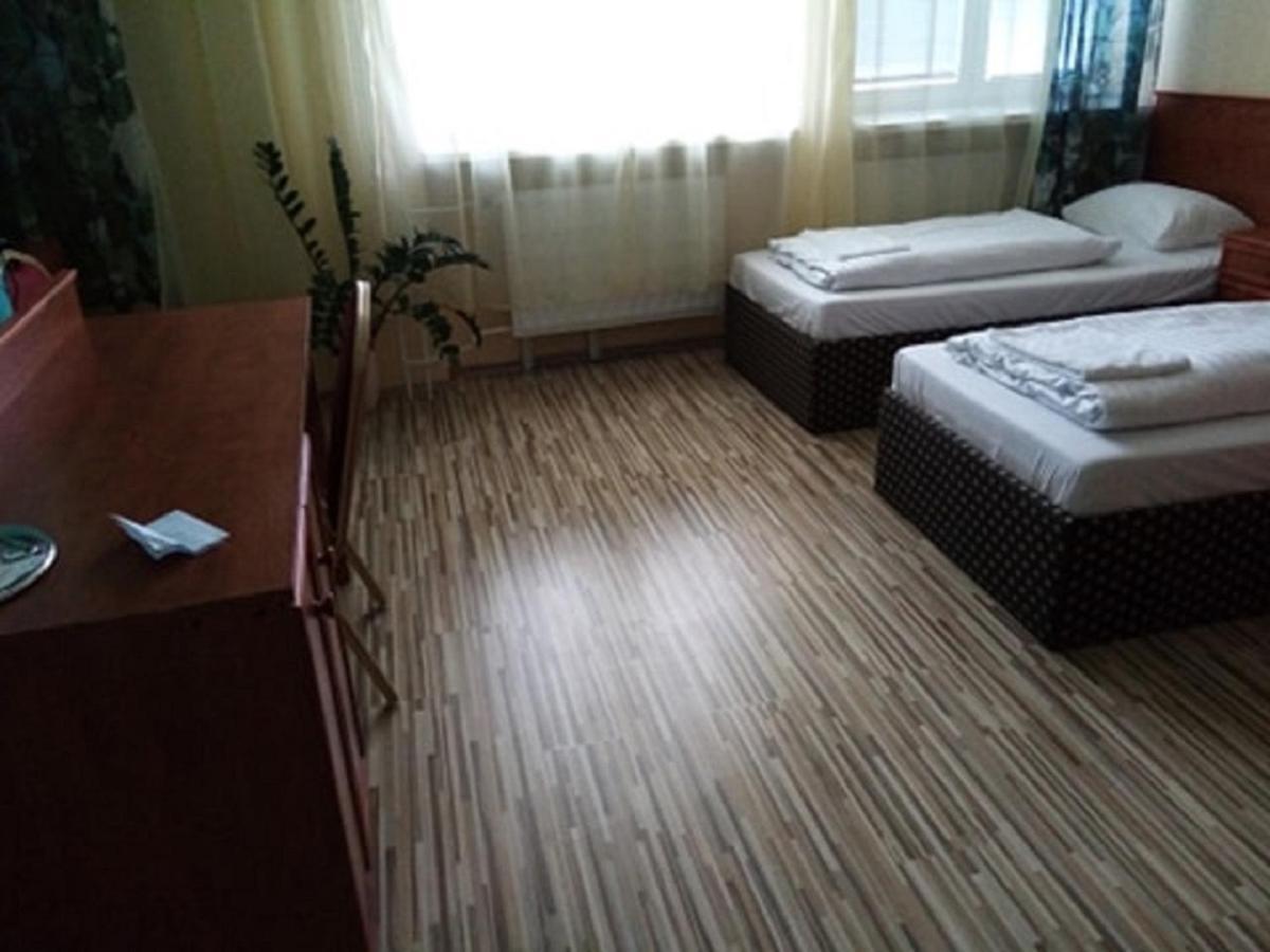 Hubert Hotel 3*