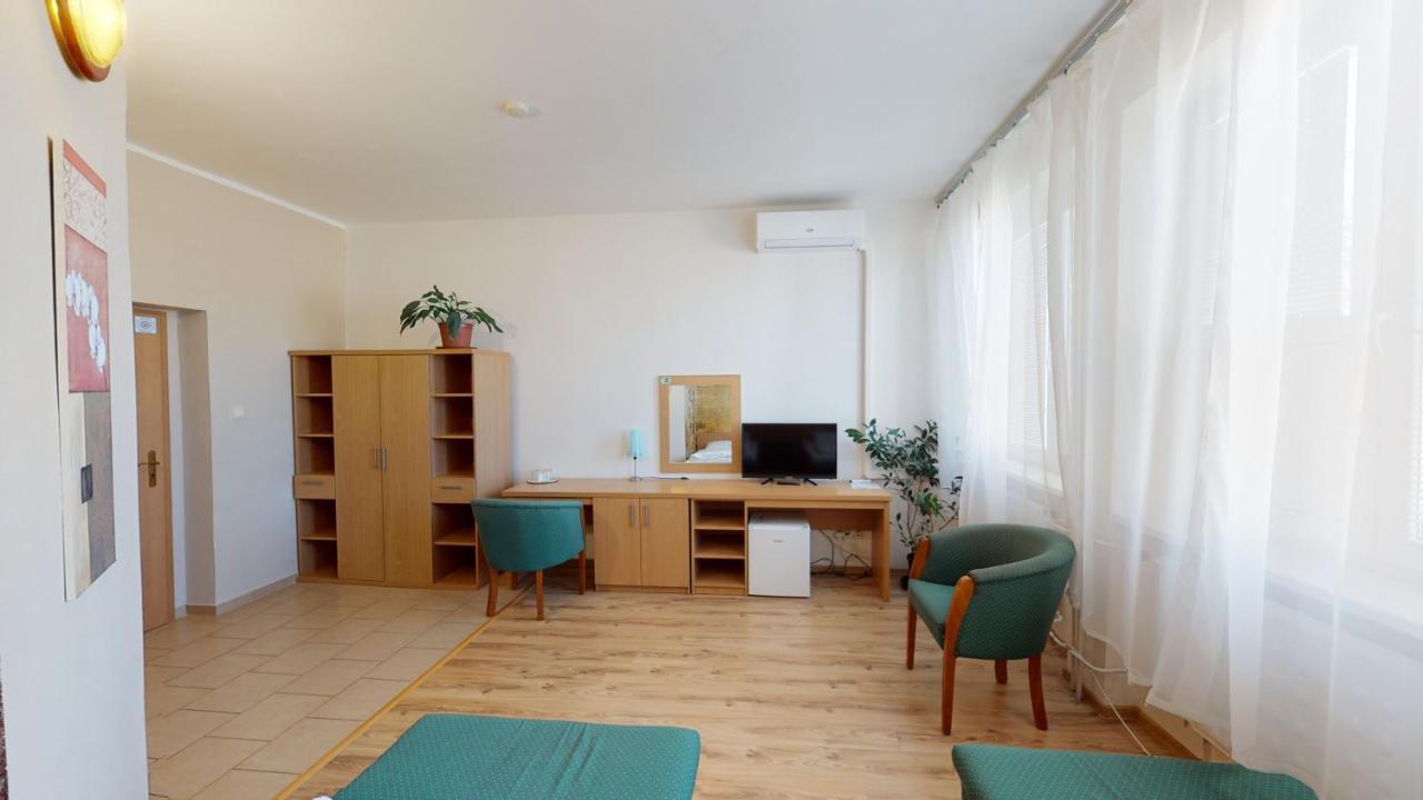 Hubert Hotel Nove Zamky