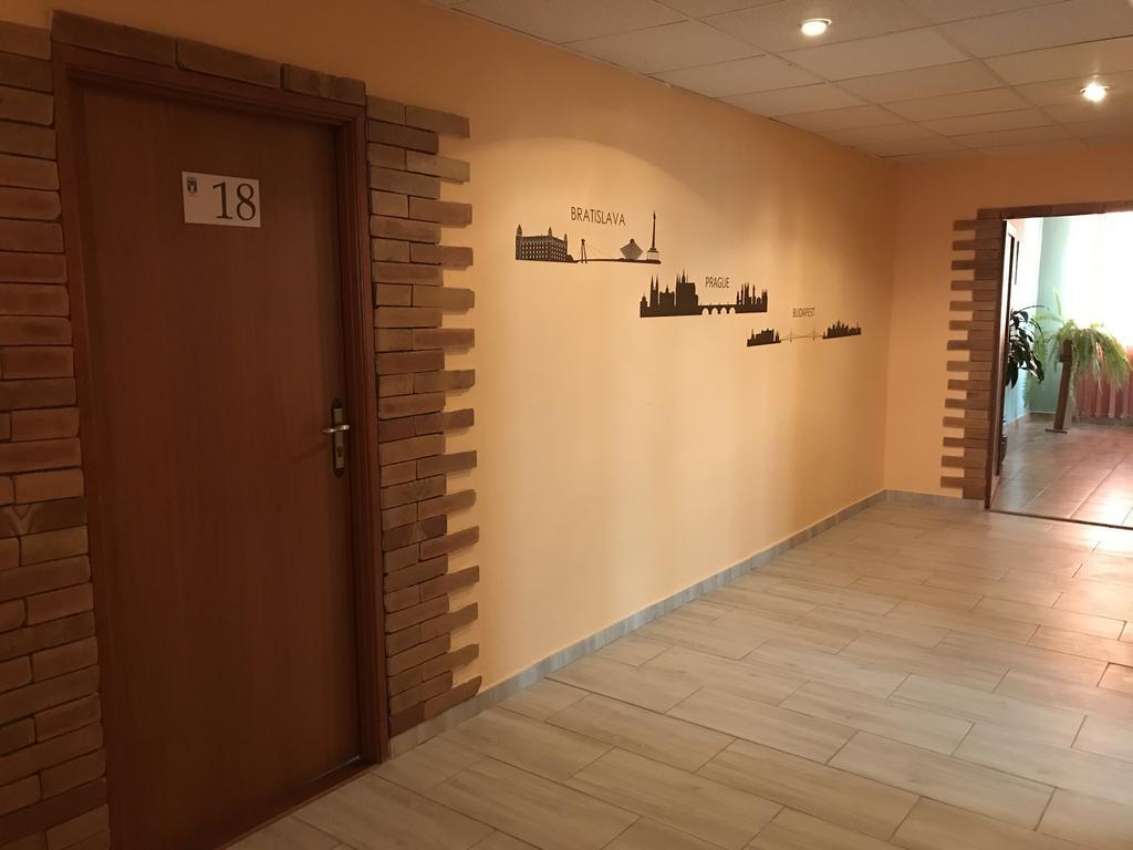 Hubert Hotel