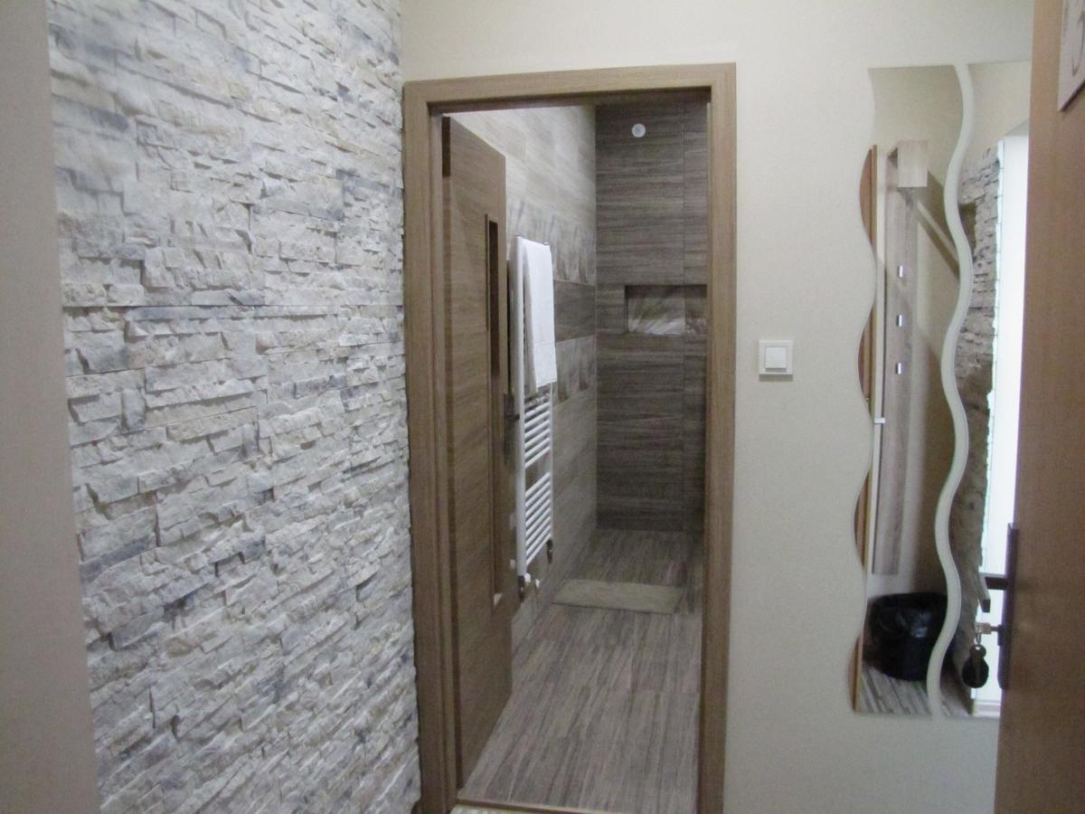 Hubert Hotel 3*